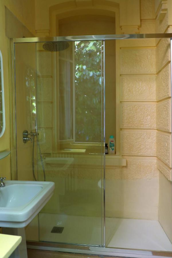 Villino Liberty Apartment Чернобио Екстериор снимка
